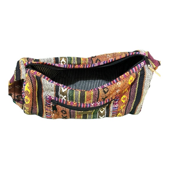 Vintage Bag  🔥  This Bag Can Tuen any Outfit into a fashion Statement . 💪 - Picture 3 of 3